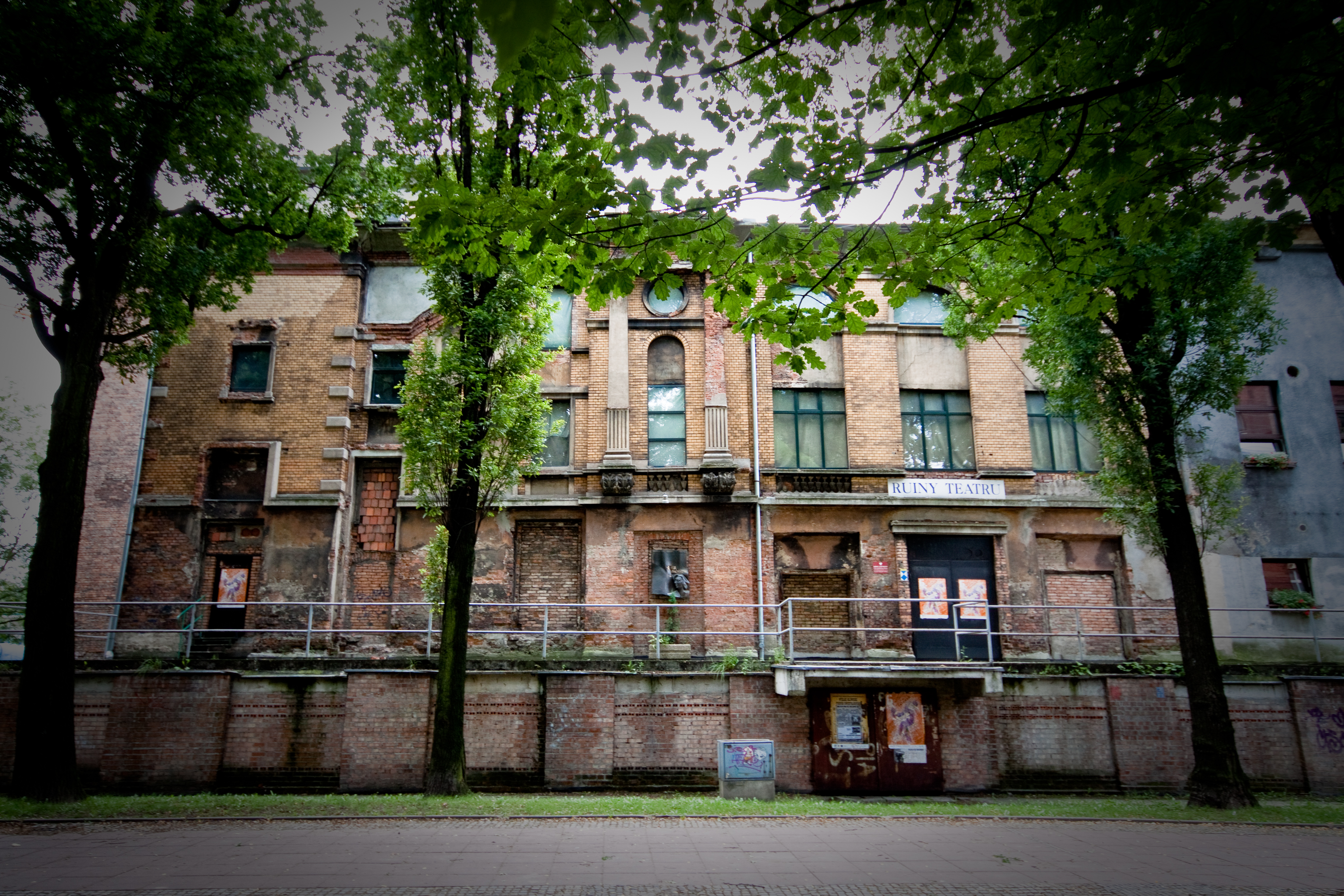 Ruins of the Victoria Theatre