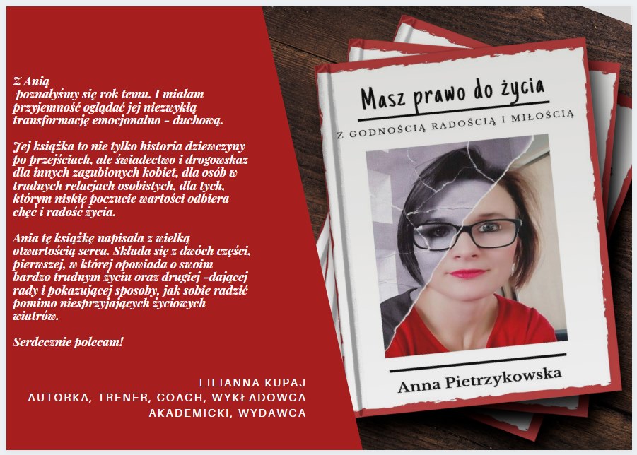 grafika promocyjna ze zdjęciem kobiety – ciemnowłosej, w okularach