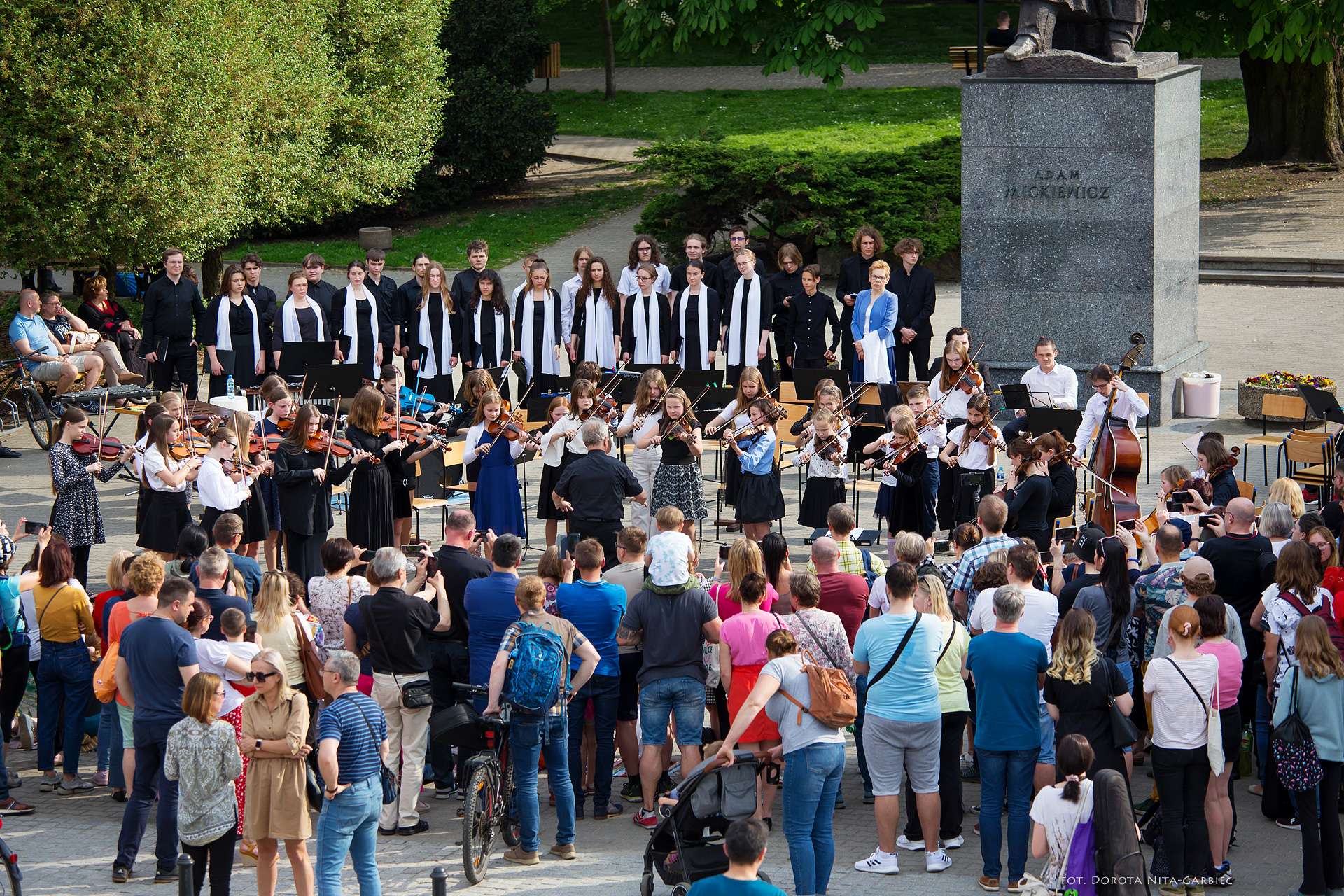 Koncert uczniów PSM w Parku Mickiewicza