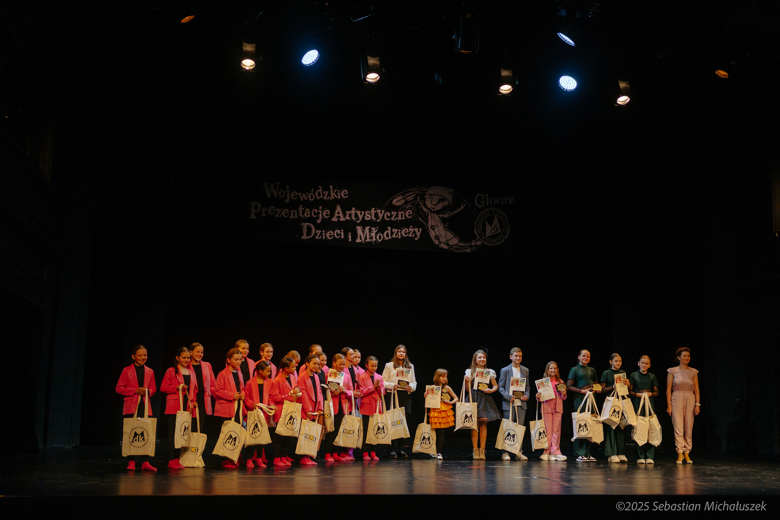 Koncert Galowy XXVI Wojewódzkich Prezentacji Artystycznych Koncert Galowy XXVI Wojewódzkich Prezentacji Artystycznych
