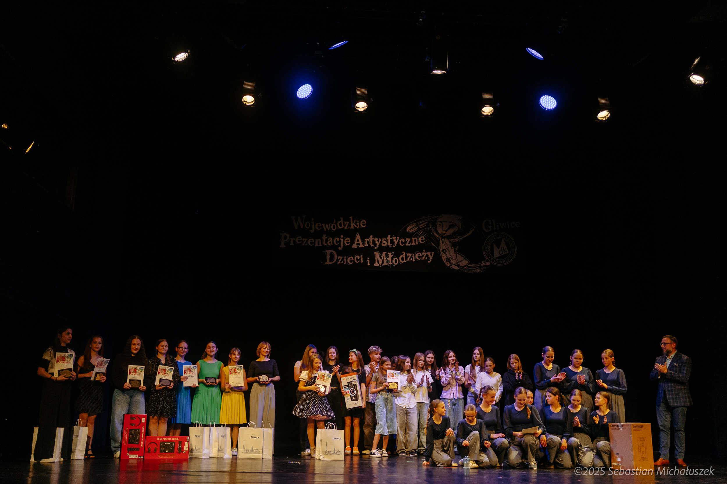 Koncert Galowy XXVI Wojewódzkich Prezentacji Artystycznych Koncert Galowy XXVI Wojewódzkich Prezentacji Artystycznych