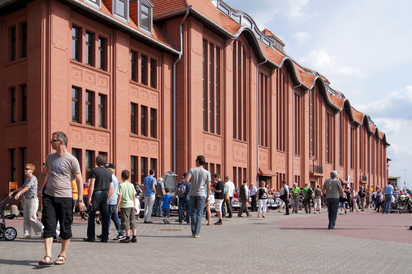 Nowe Gliwice - wystawa  pojazdów zabytkowych