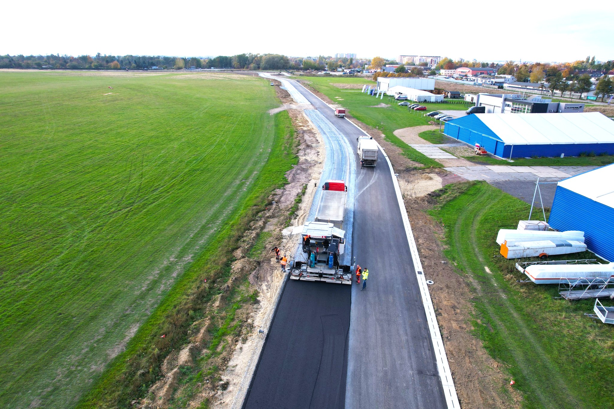 ziemia, trawy, maszyny