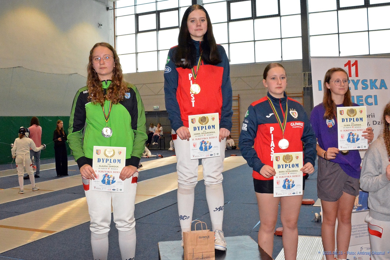 cztery zawodniczki na podium