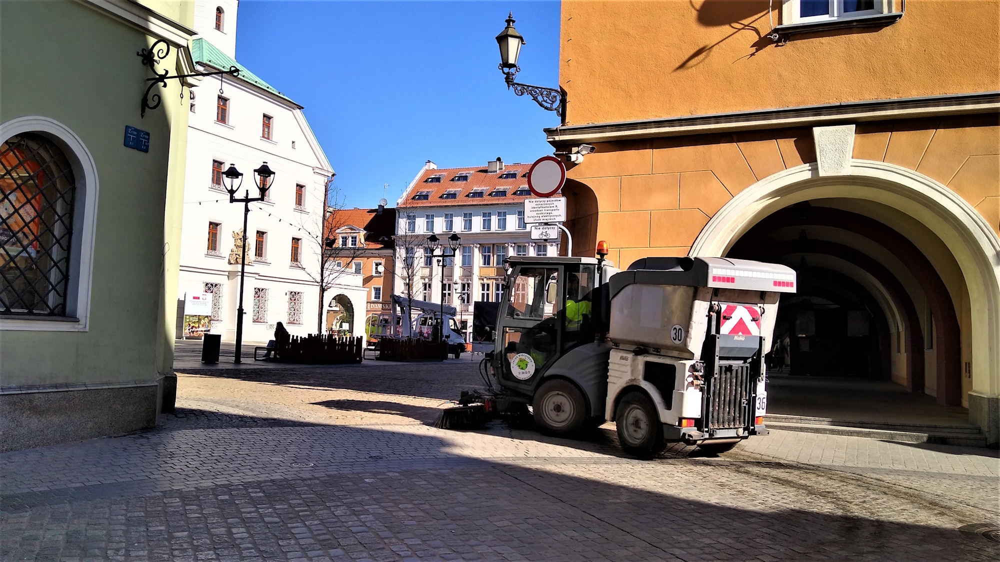 maszyna czyszcząca przy Rynku