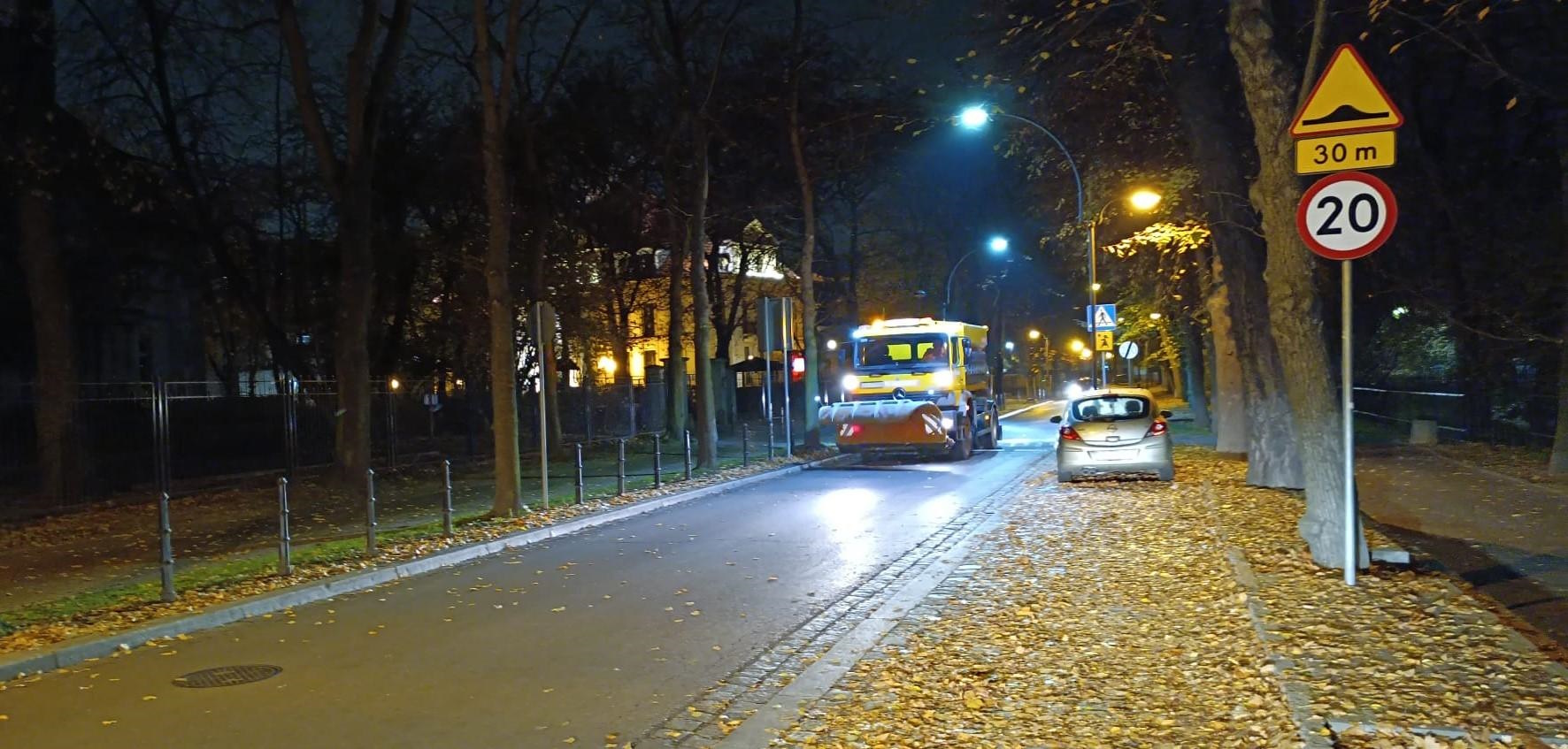 Gęste chmury, mgły i marznące opady? Miasto jest gotowe na zimę