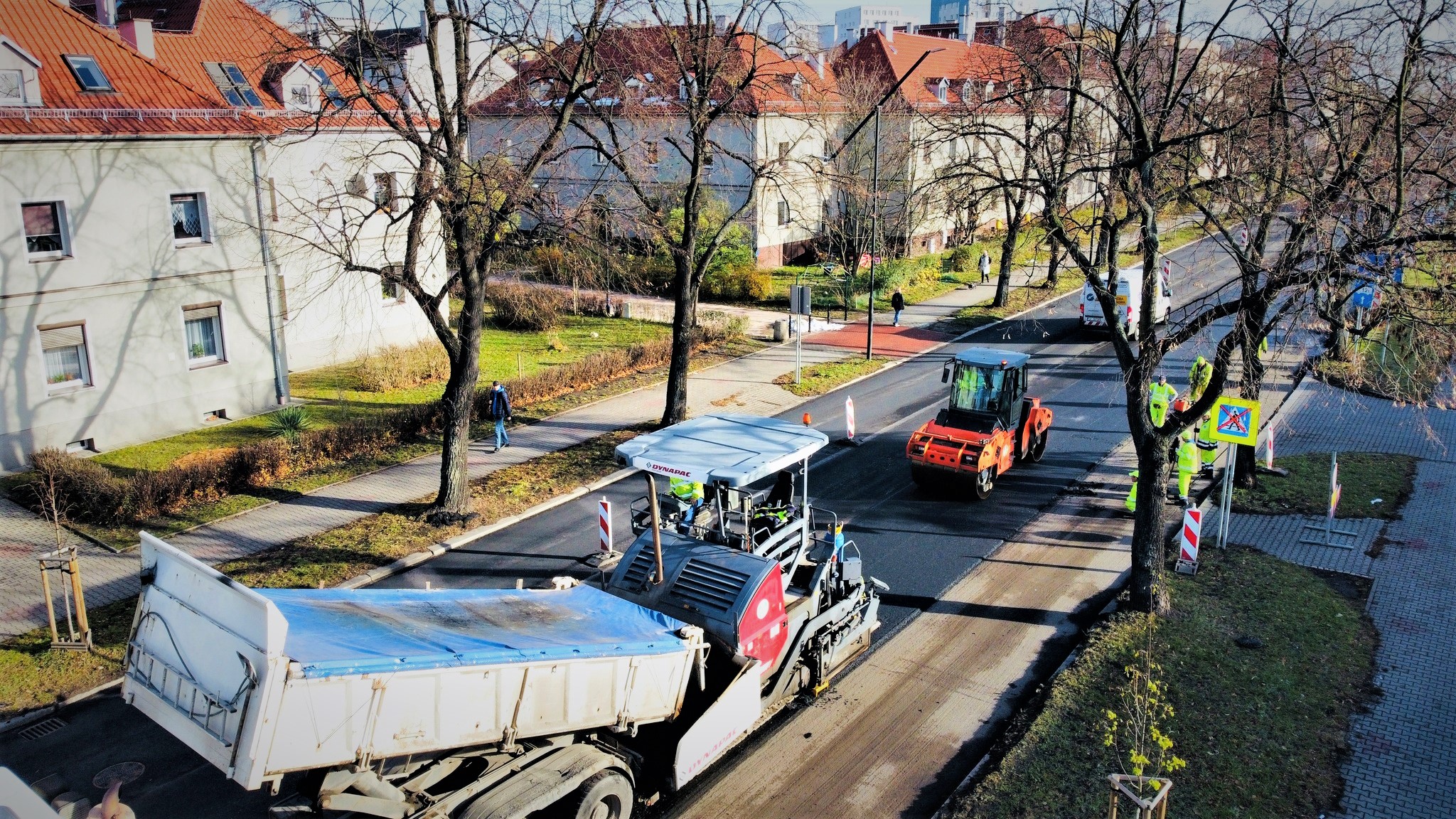 Błyskawiczny remont ul. Dąbrowskiego dobiega końca