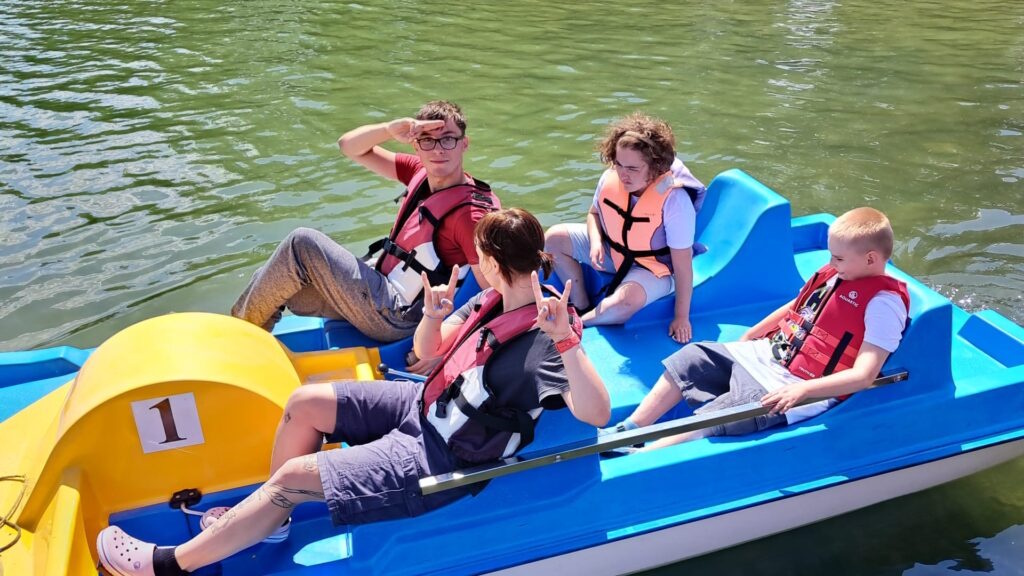 Wyjedź na wakacje i pomóż. Poszukiwani wolontariusze 