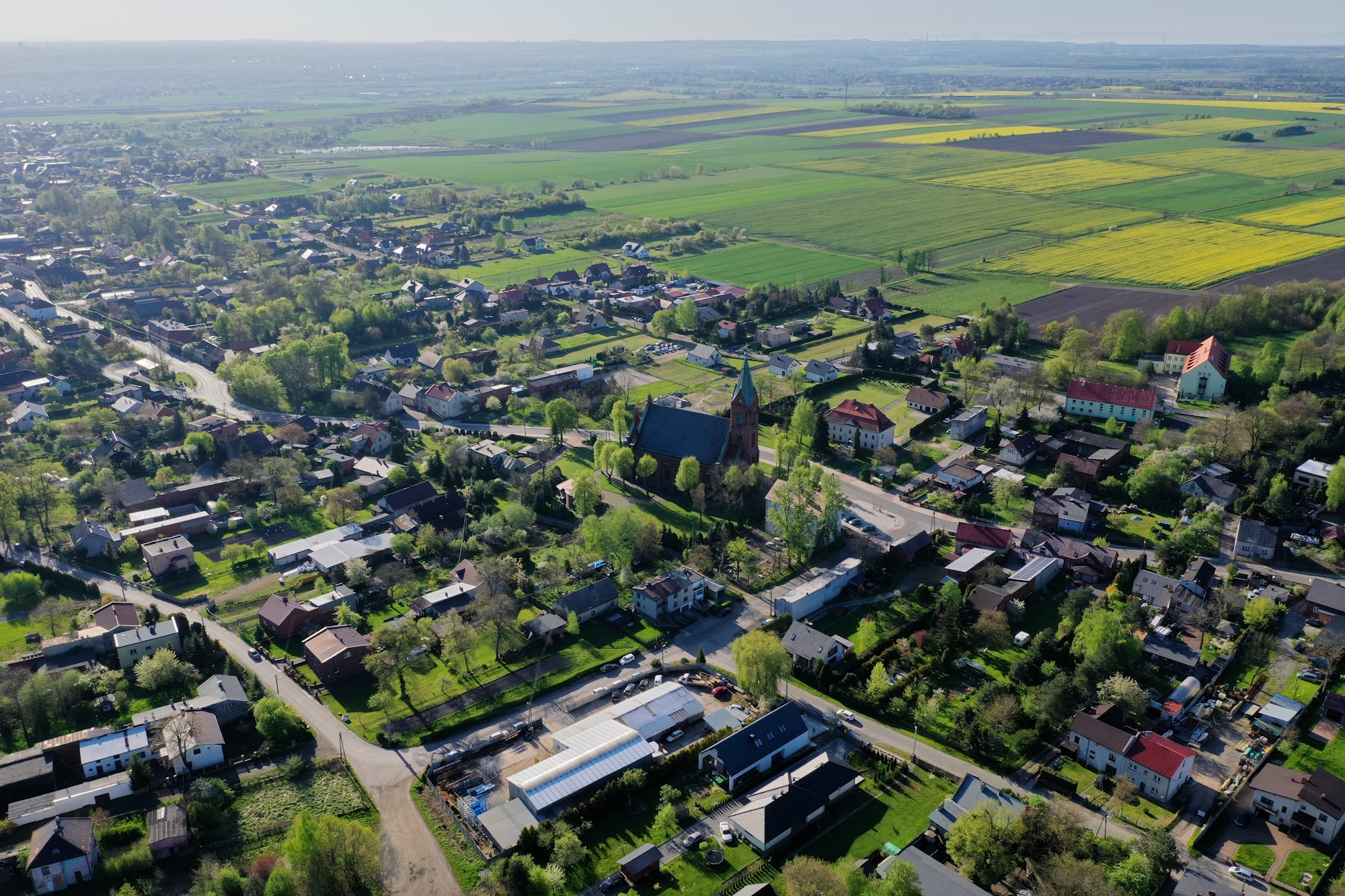 zielone tereny, budynki