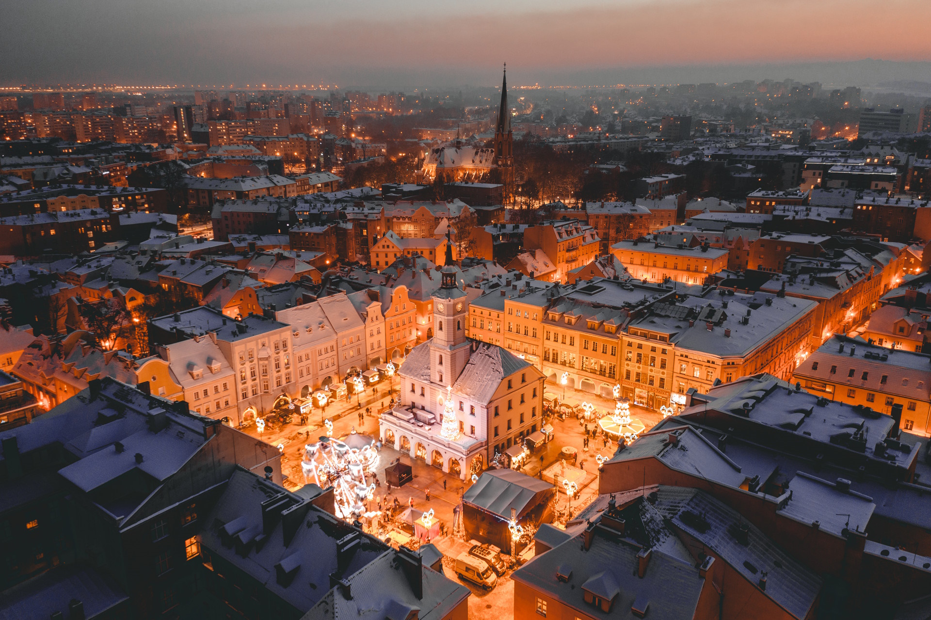 Rozświetlony Rynek z lotu ptaka