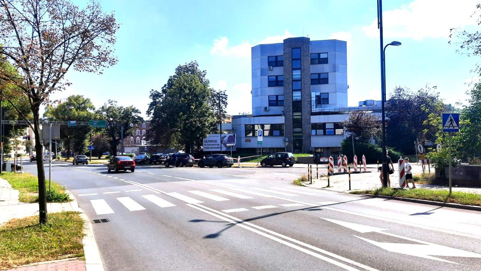 ulica, szpital, chłopiec, mężczyzna