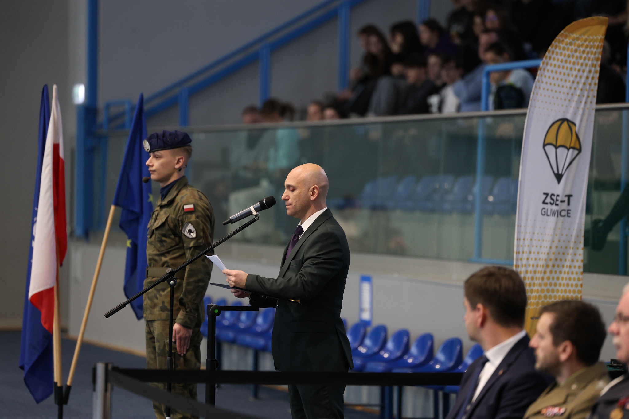 Awanse najlepszych mundurowych w Zespole Szkół Ekonomiczno-Technicznych w Gliwicach