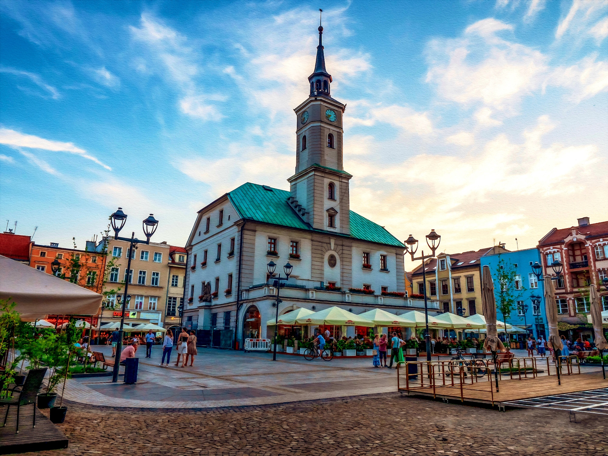 Ładniejsza, brzydsza, lepiej lub gorzej zamontowana... Reklama w przestrzeni miasta